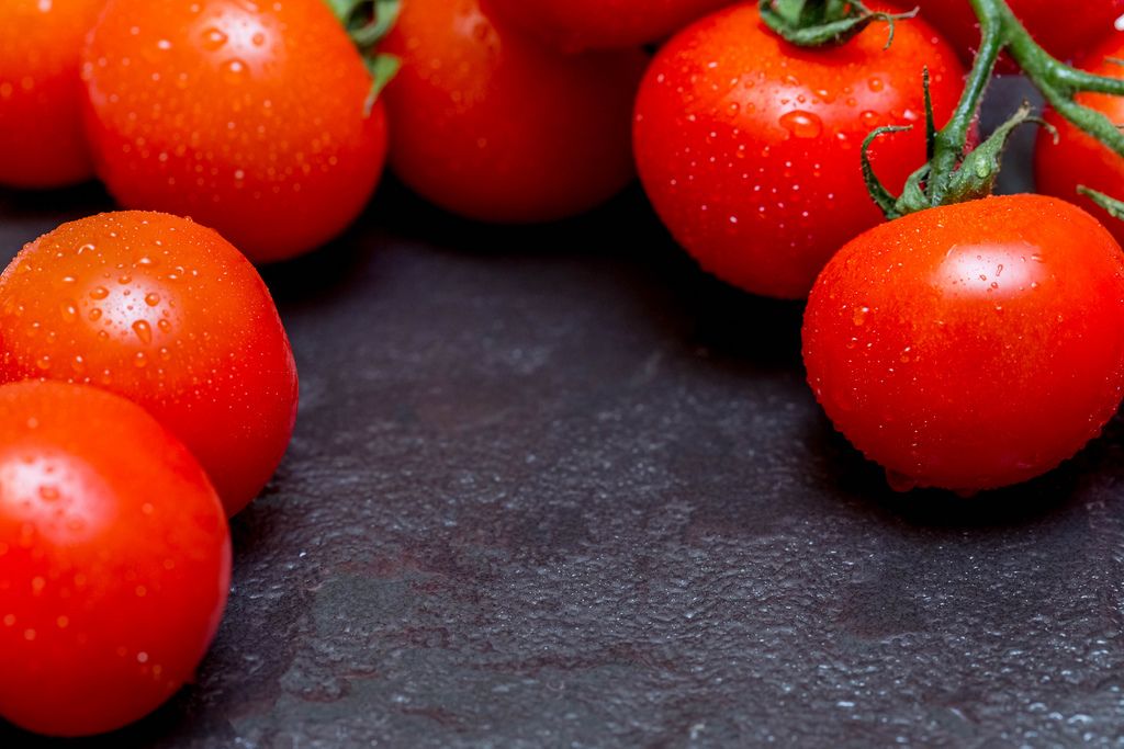 Fresh red tomatoes (Flip 2019) (Flip 2019) Flip 2019