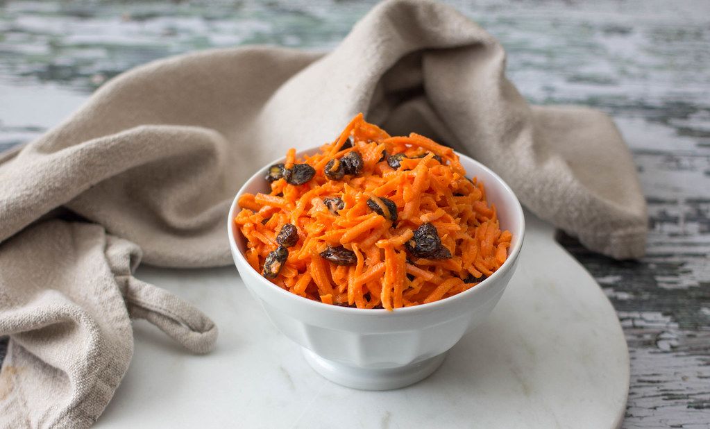 Grated Carrot Salad with Raisin