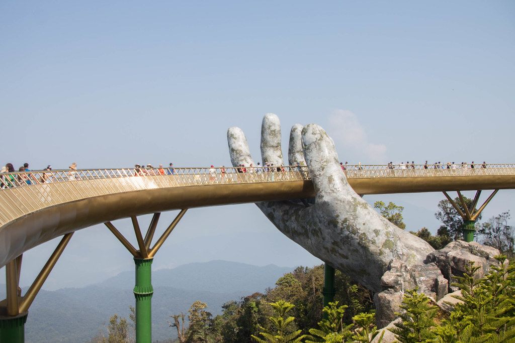 Hand Bridge in Danang .CR2 (Flip 2019)