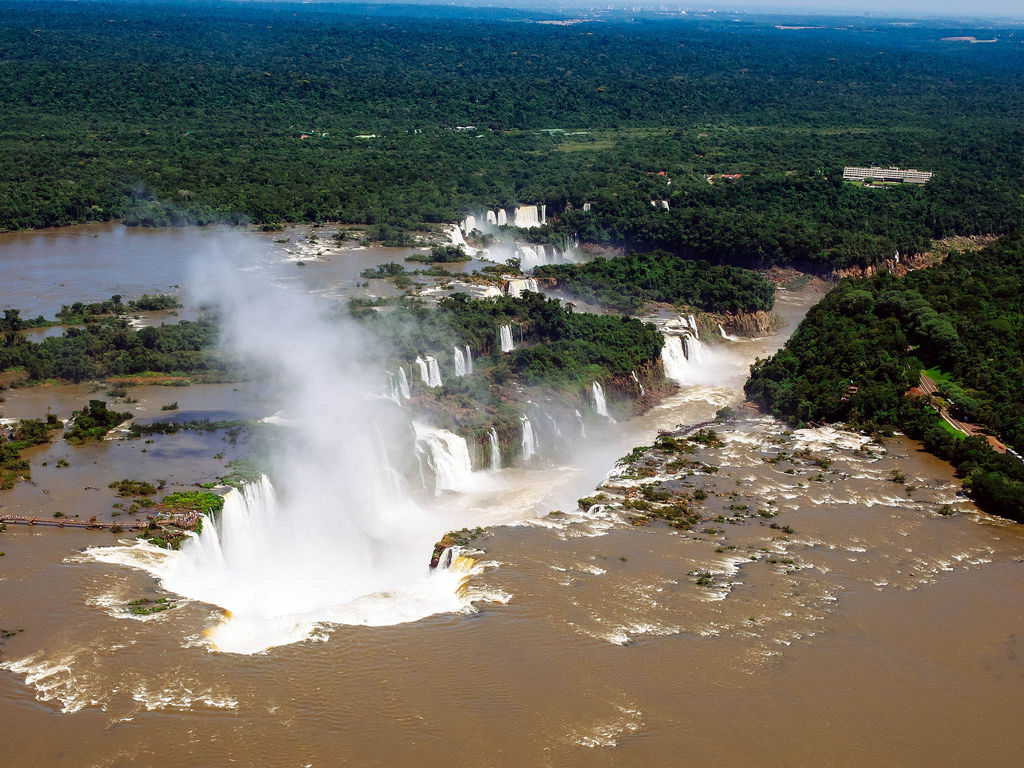 Iguazu Falls – aerial shot / Iguazu Falls - Luftschuß