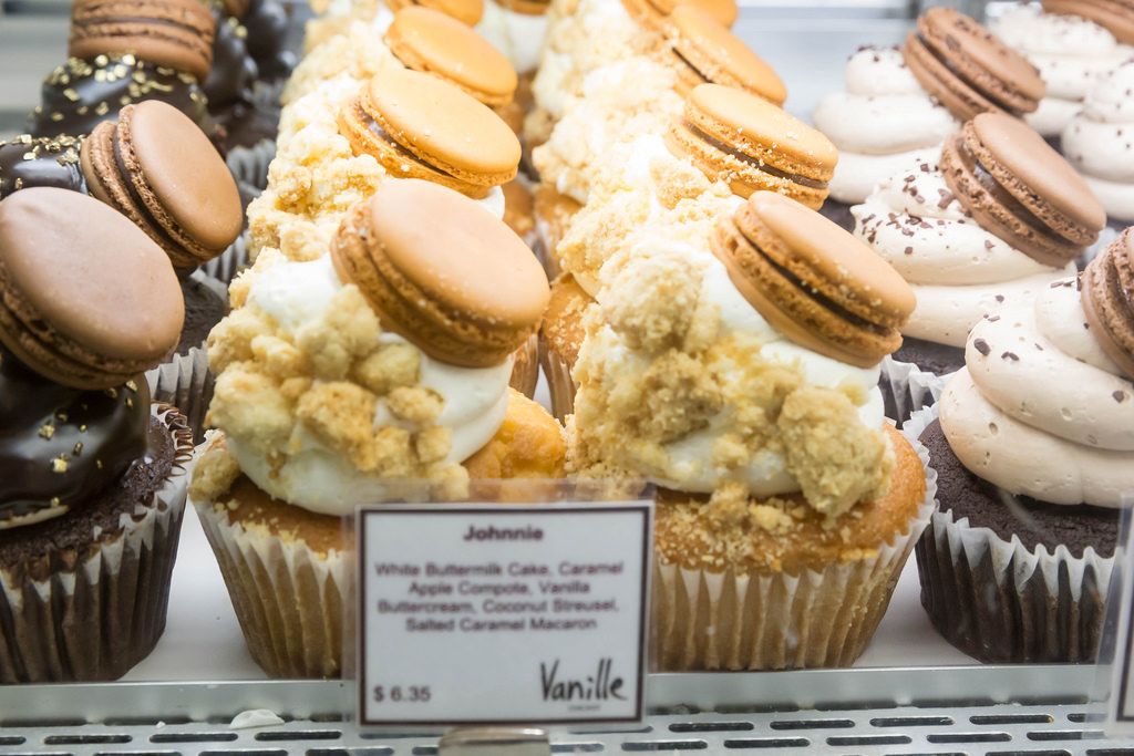 Johnnie cup cakes at Chicago French Market