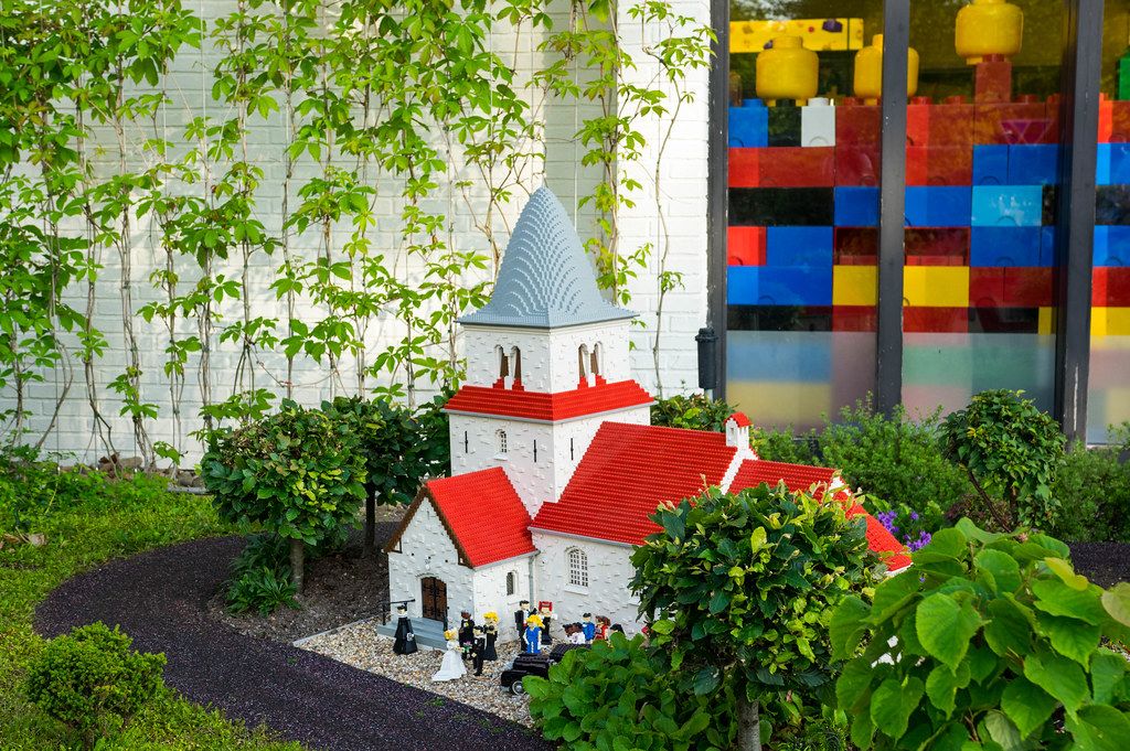 Lego wedding in a lego church.jpg