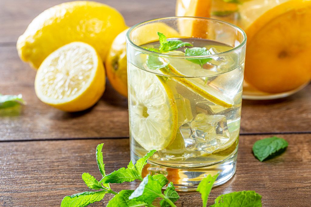 Lemon cocktail with juice, mint and ice