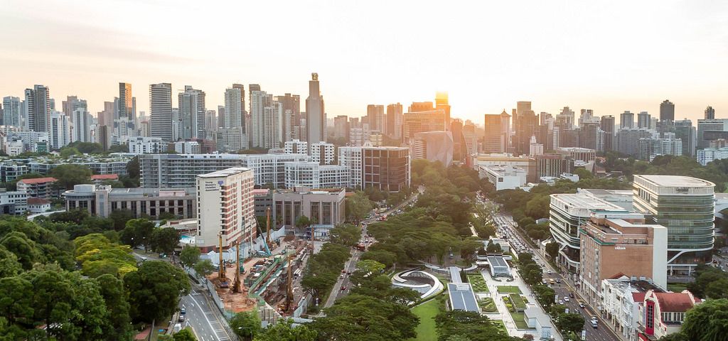 Luftaufnahme: Sonnenuntergang in Singapur