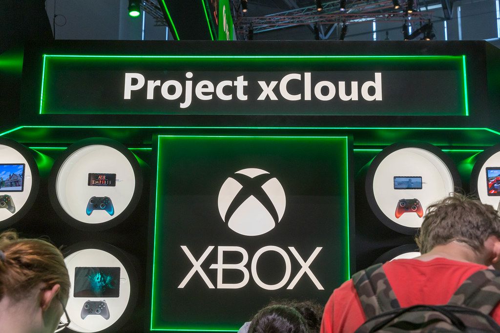 New streaming technology Project xCloud - Microsoft streams video games with Xbox-Blades