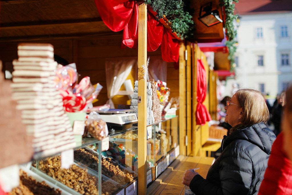 Old woman at Christmas market (Flip 2019)