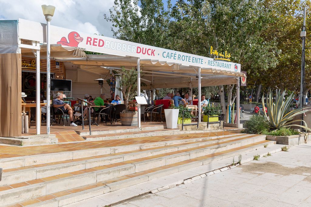 Red Rubber Duck - Cafe Rote Ente in Peguera