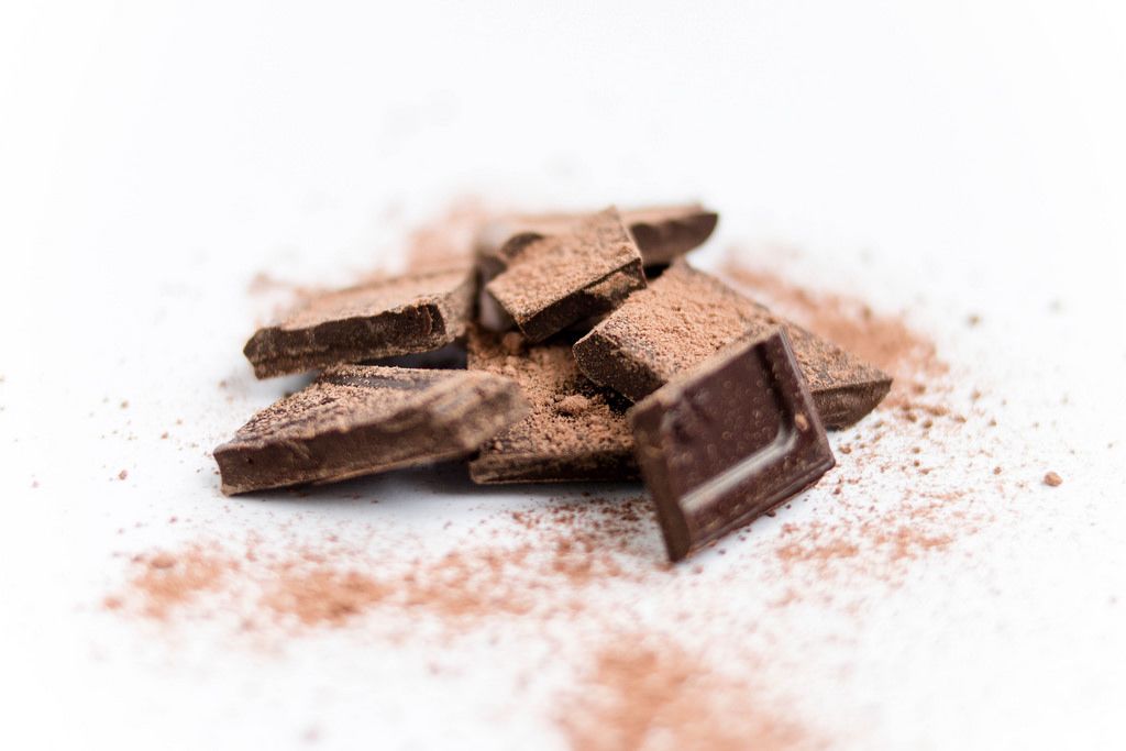 Schokolade / Chopped Chocolate With Cinnamon