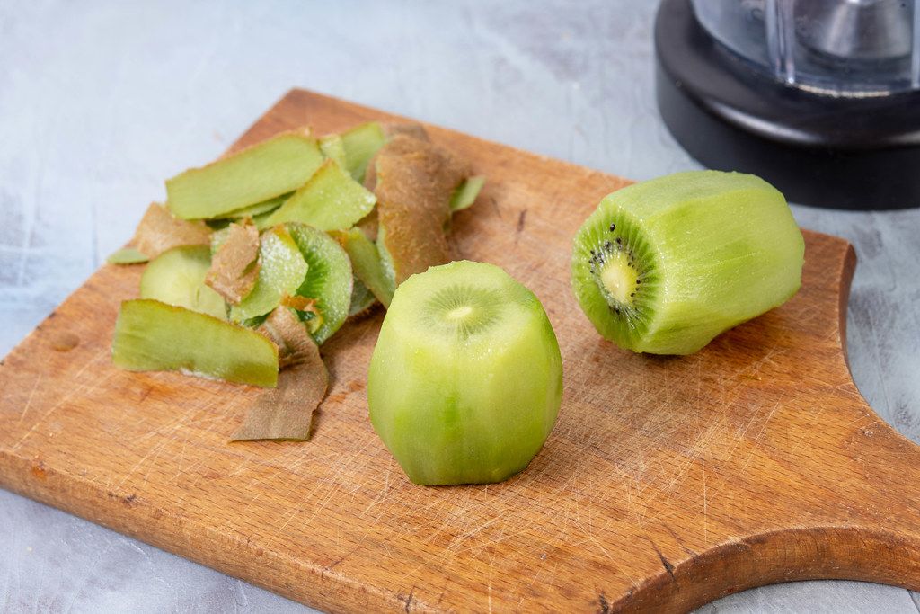 Sliced Kiwi fruit prepared for juice mixer (Flip 2019)