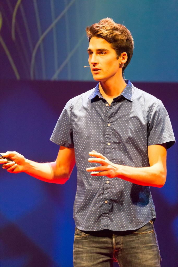 Stephan Schürmann hält einen Vortrag über die Zukunft von 3D-Printing - TEDxVenlo 2017