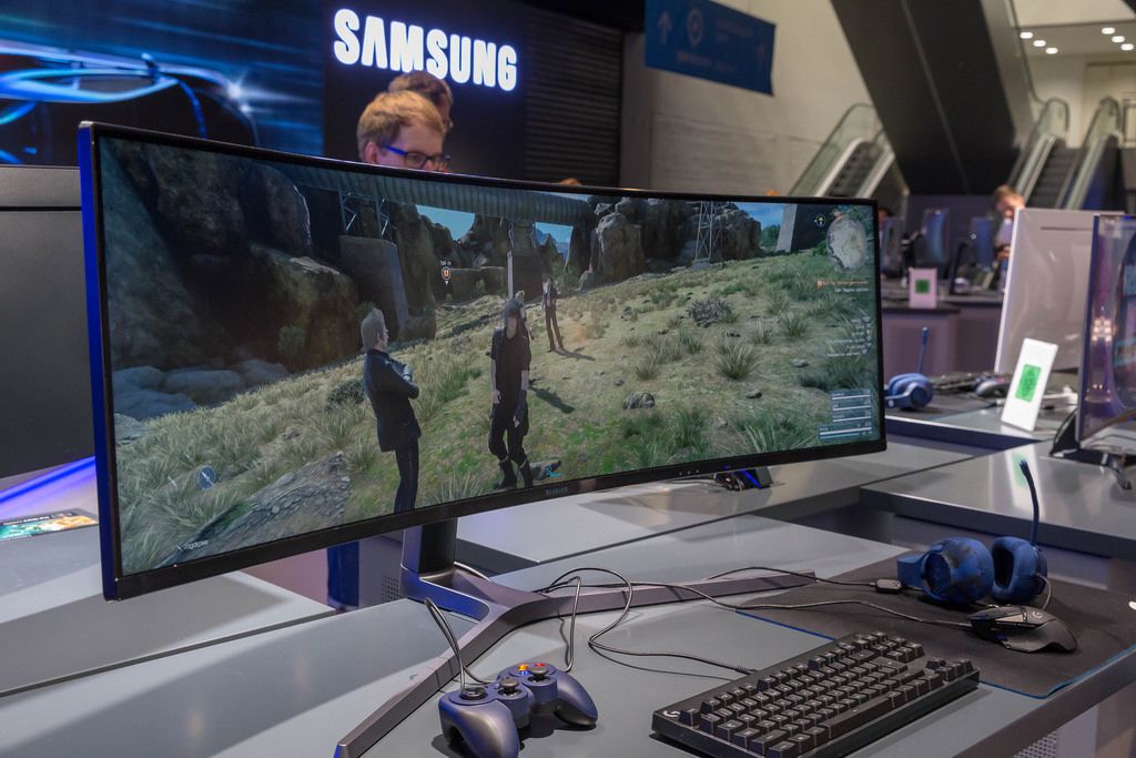 Super Ultra-Wide Monitor von Samsung auf der Gamescom 2018