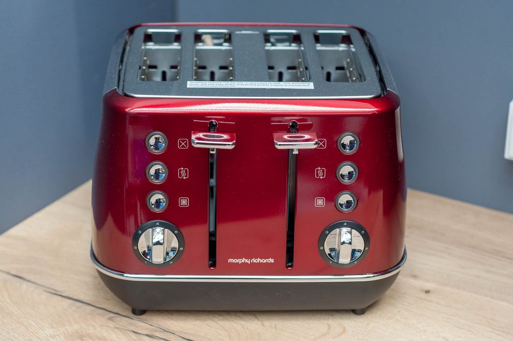 Toaster von Morphy Richards mit vier Schlitzen