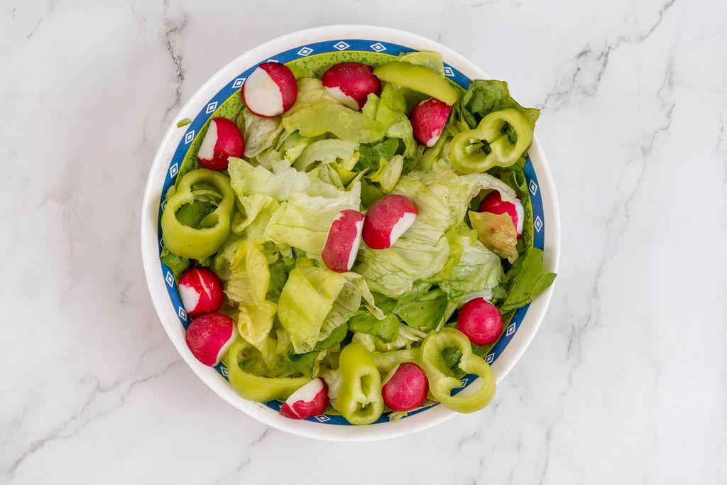 Lettuce salad with Red Radishes and Paprika and vegetables (Flip 2019 ...