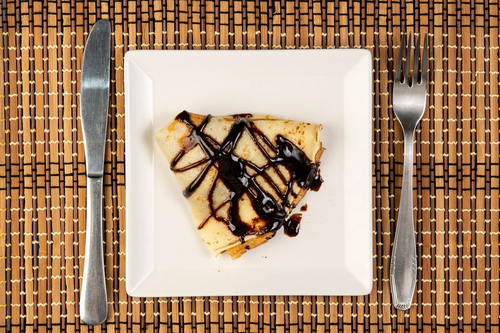 Triangle Pancakes with Chocolate Cream (Flip 2019)