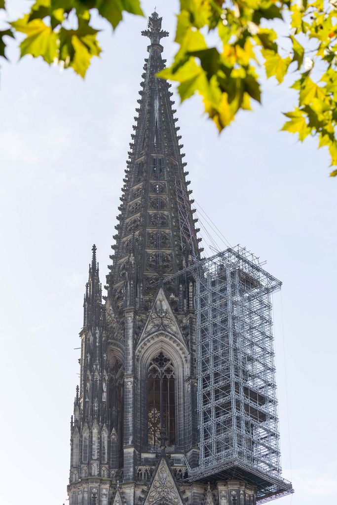 Turmspitze des Frankfurter Doms