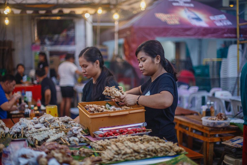 Vendors preparing food to grill, Bacolod City