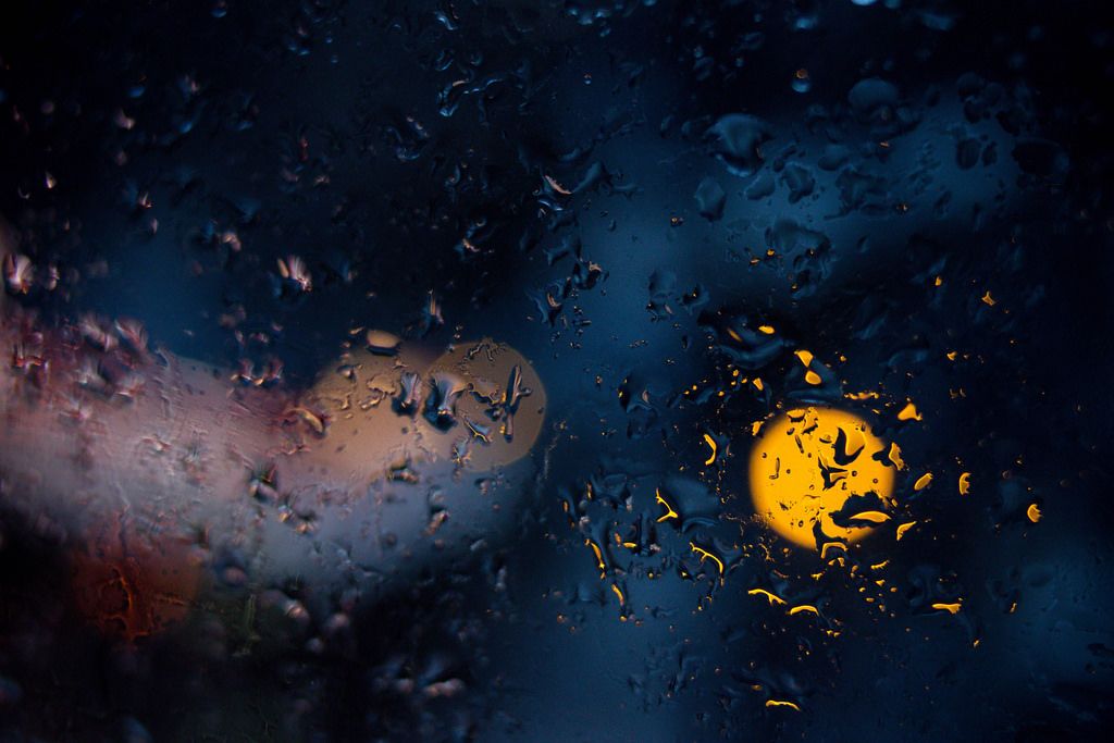 Verregnete Nacht / Drops on a window