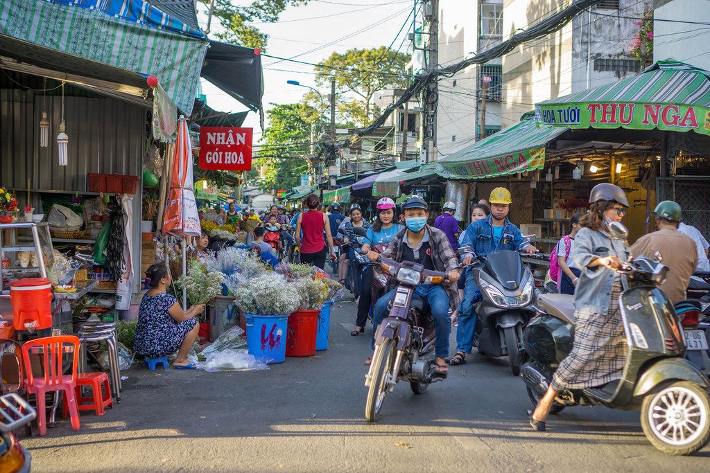 Volle Straßen auf dem Blumenmarkt in Ho Chi Minh City