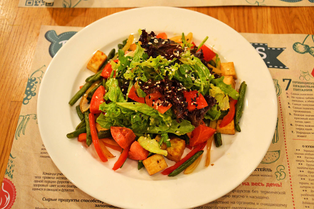Warmer Salat mit Tofu - Creative Commons Bilder