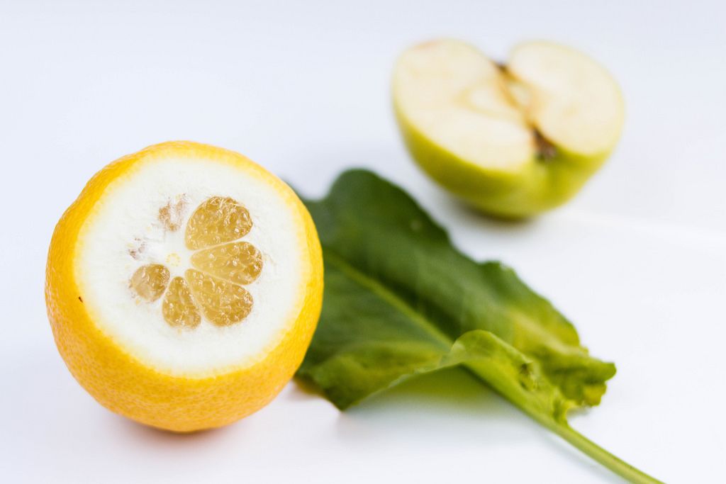 Zitrone und Apfel / Fresh Lemon and Apple