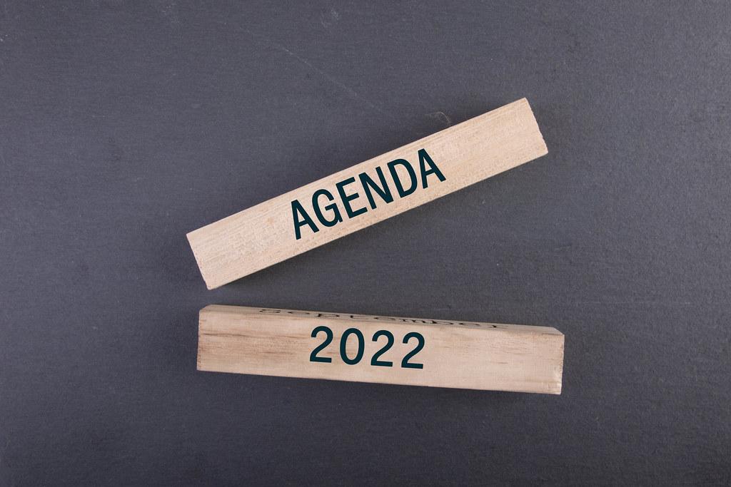 Agenda 2022 text on grey background