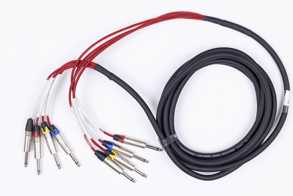 Audio Cable with lot of audio jack connectors