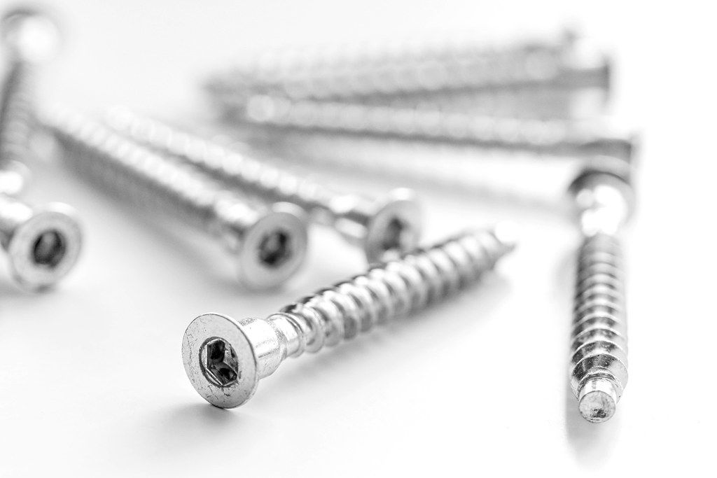 Confirmation screws, furniture fittings
