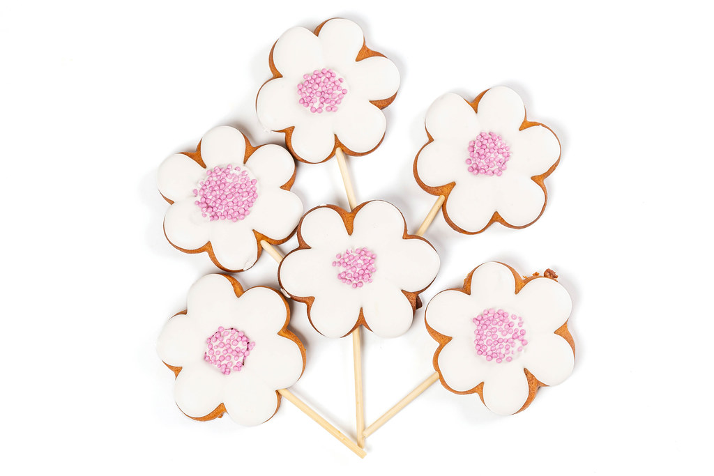 Cookies with glaze in the form of flowers