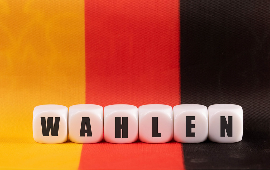 Cubes with Wahlen text on German flag