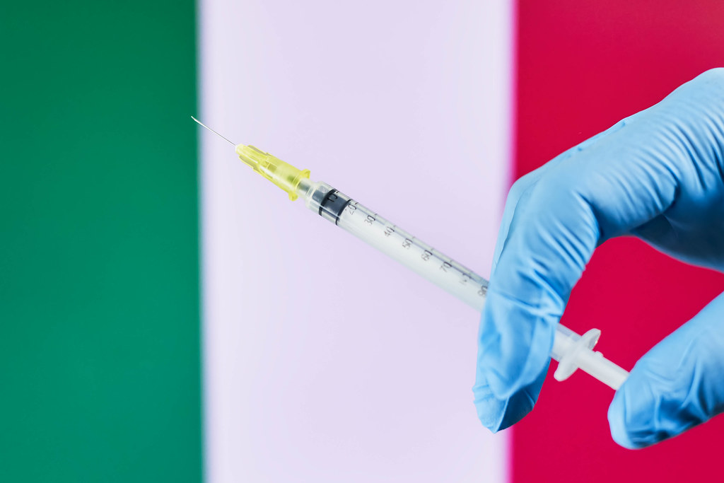 Italy unveils national COVID-19 vaccination plan