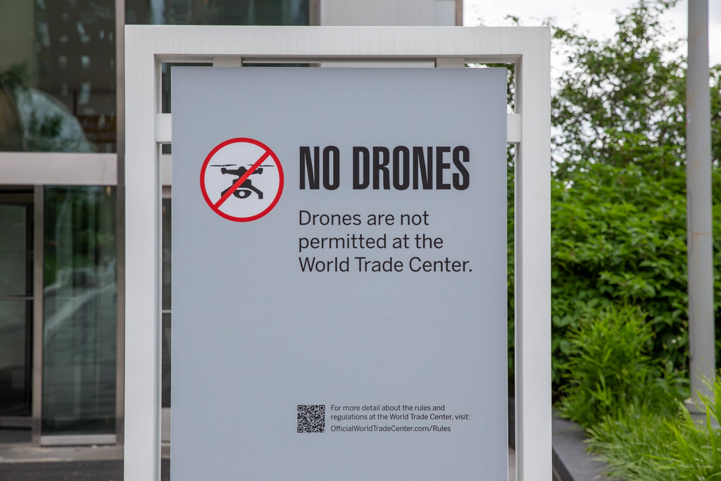Keine Drohnen - Drohnen fliegen lassen Verboten-Schild  in New York, USA