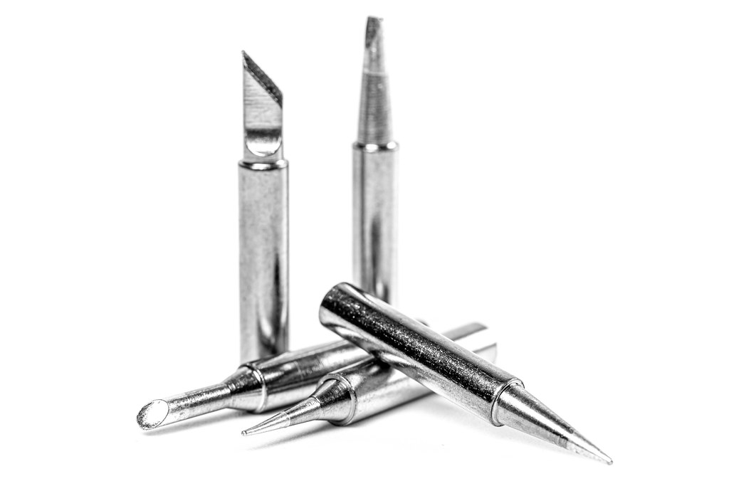 Set of metal replaceable soldering iron tips