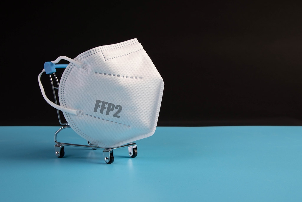 Small shopping cart with medical FFP2 mask