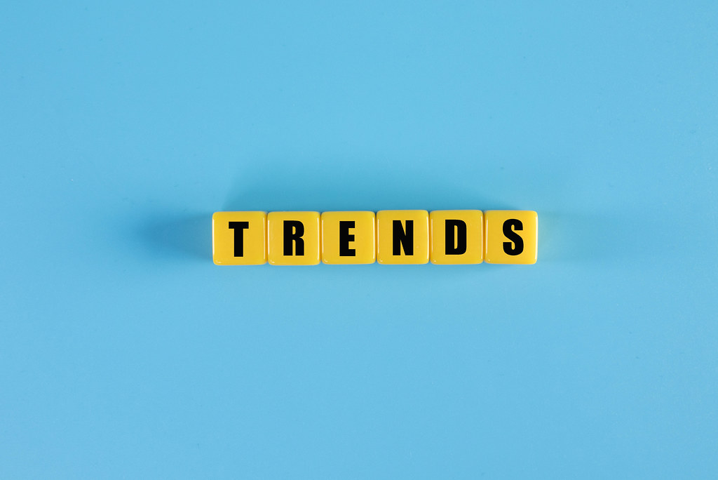 Trends text on yellow cubes