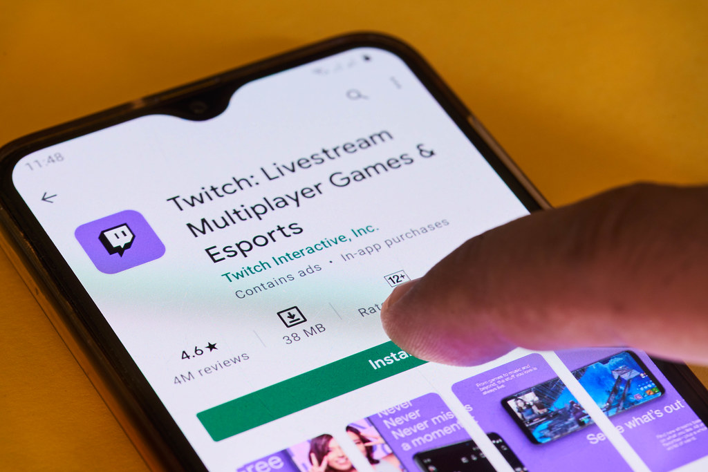 Twitch App is opened in the Android playstore on a smartphone