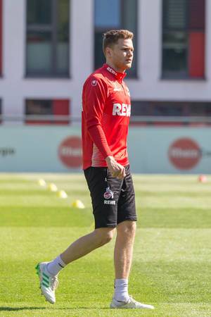 1. FC Köln Abwehrspieler Benno Schmitz beim ersten Fußballtraining mit dem neuen Trainer André Pawlak