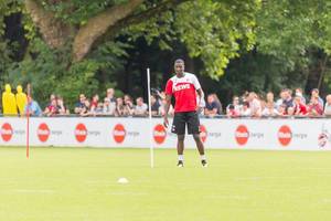 1. FC Köln Spieler Sehrou Guirassy beim Training