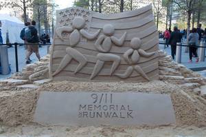 9/11 Memorial Walk Sandskulptur in New York City, USA