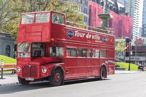 Alter Doppeldecker Bus für Stadttouren in Montreal