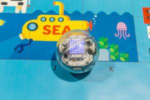 App-gesteuerter Roboterball: Sphero BOLT mit LED-Matrix, Infrarotsensor und Echtzeit-Datenanzeige
