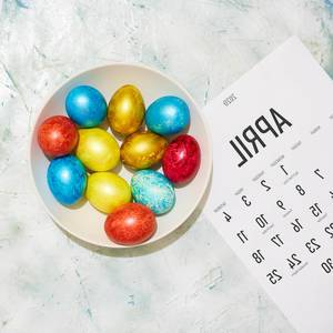 April calendar and a plate of Easter eggs (Flip 2020)