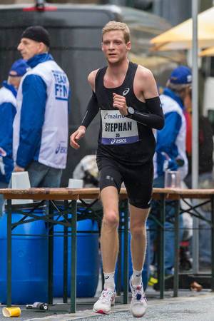 ASICS Frontrunner Stephan Listabarth fulfils the Olympia requirements at Frankfurt Marathon