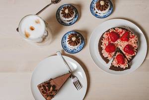 Asorti Of Chocolate, Strawberry Cakes (Flip 2019)