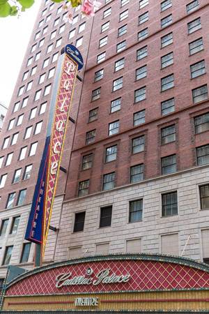 Beim Cadillac Palace Theatre in Chicago wurden seit seiner Renovierung in 1999 viele pre-Broadway Hits aufgeführt