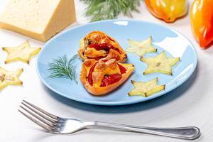 Bell peppers baked with tomatoes and cheese (Flip 2019)