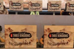 Besucher spielen Total War Three Kingdoms