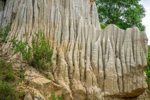 Bizarre Sandsteinformationen entlang des Fairy Stream in Mui Ne, Vietnam
