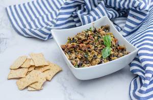 Black and Green Olive Tapenade with Crackers (Flip 2019)