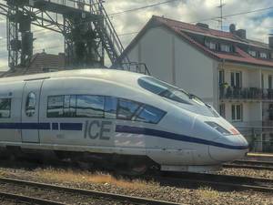 Blauer ICE TD 605 006 der Deutschen Bahn