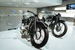 BMW Motorräder der 40er Jahre ausgestellt im BMW Museum München